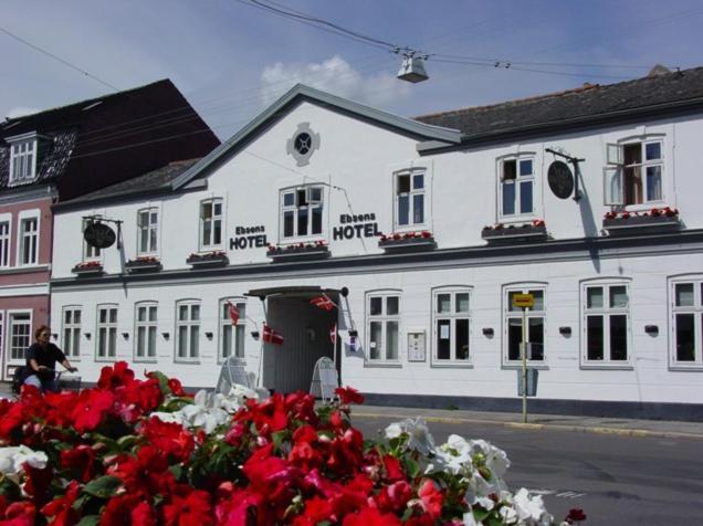 Ebsens Hotel Maribo Exterior foto